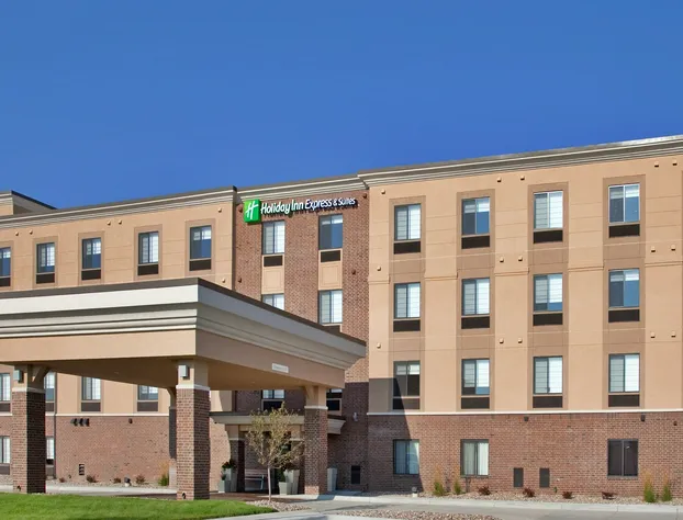 Holiday Inn Express & Suites Lincoln Airport by IHG hotel detail image 1