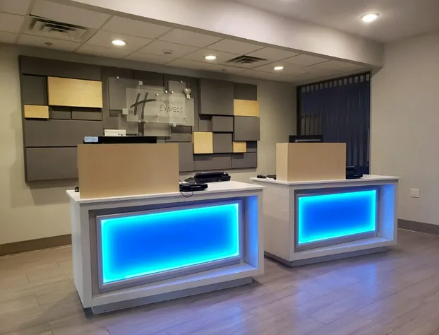 Holiday Inn Express & Suites Lincoln Airport by IHG hotel detail image 2