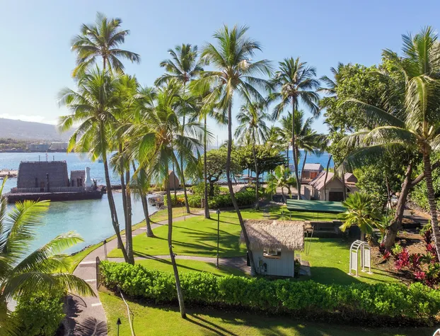 Courtyard by Marriott King Kamehameha's Kona Beach Hotel hotel detail image 2