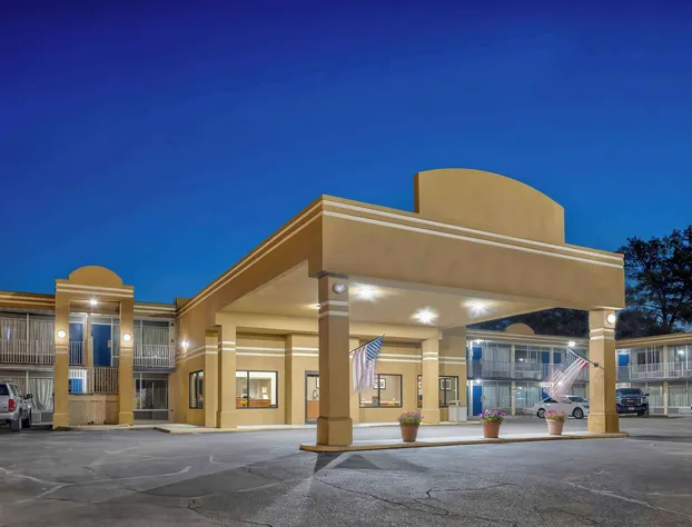 Motel 6 Effingham, IL hotel detail image 1