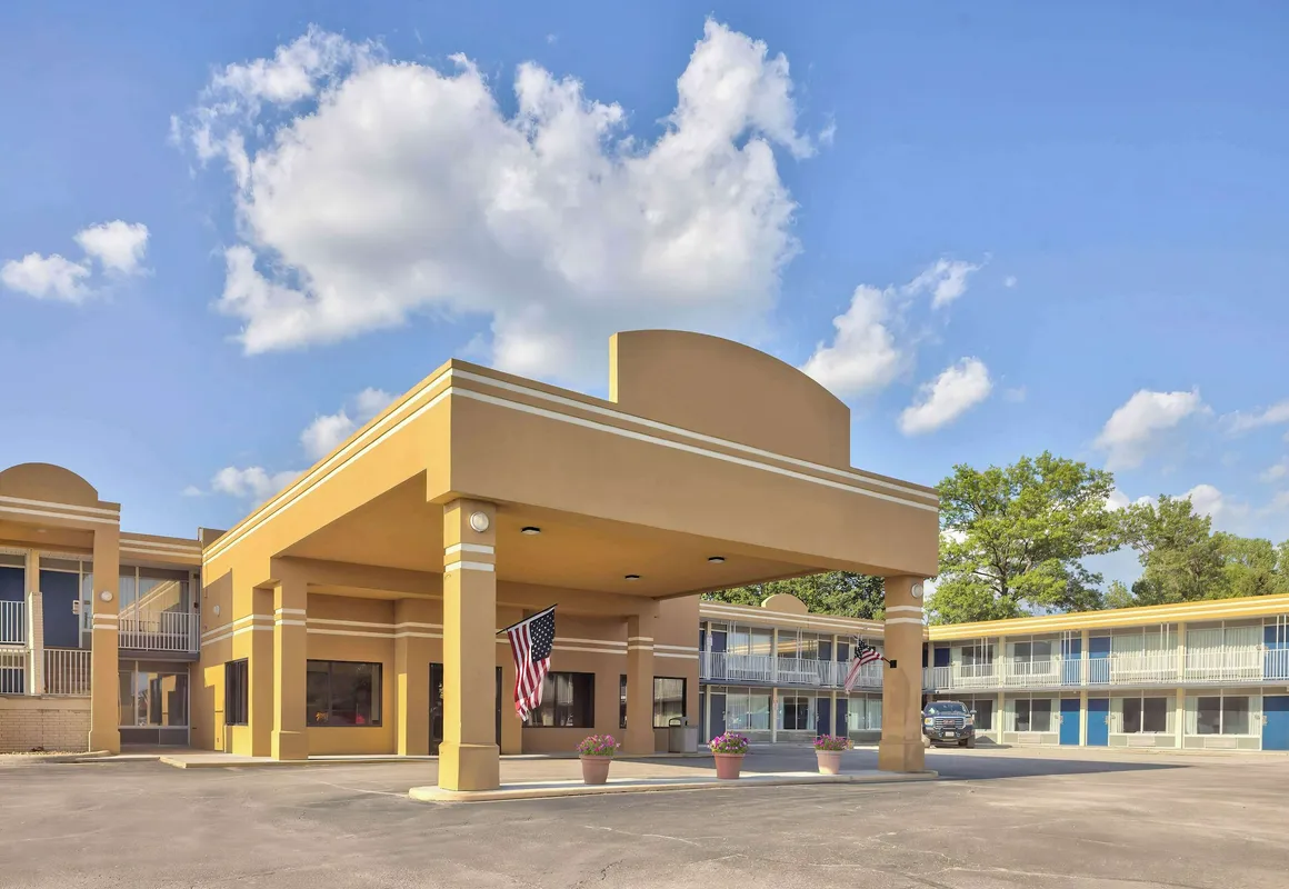 Motel 6 Effingham, IL hotel hero