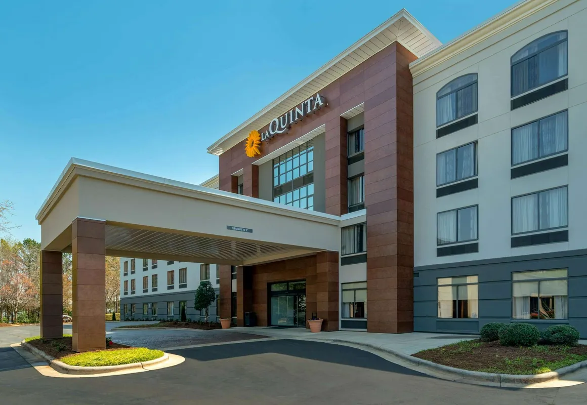 La Quinta Inn & Suites by Wyndham Raleigh Downtown North hotel hero