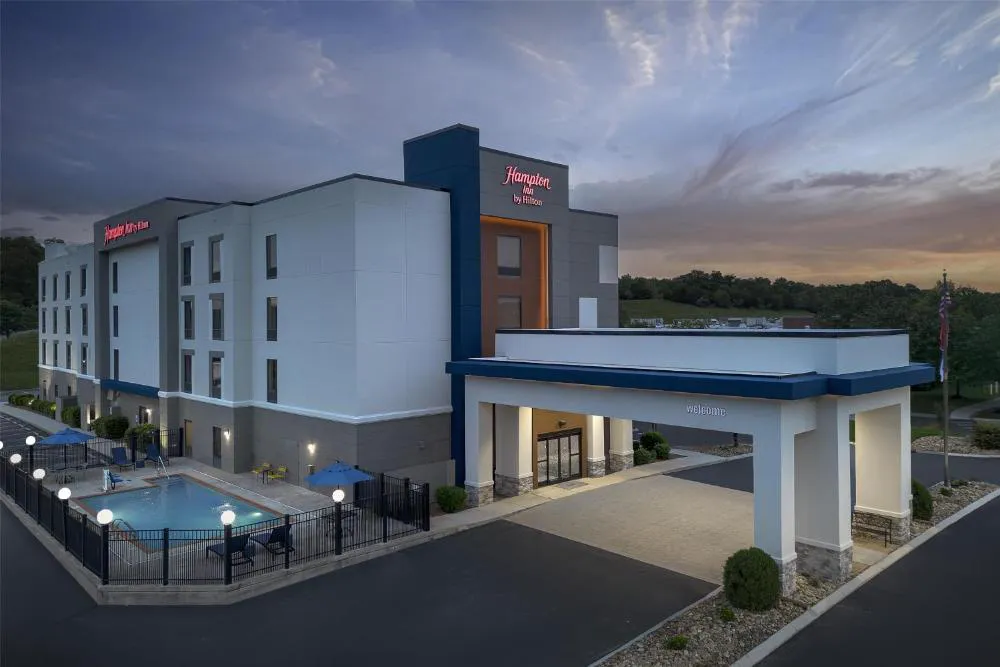 Hampton Inn Lenoir City hotel hero