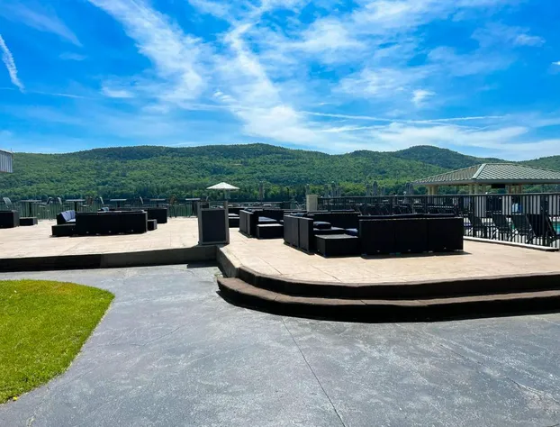 The Georgian Lakeside Resort hotel detail image 3