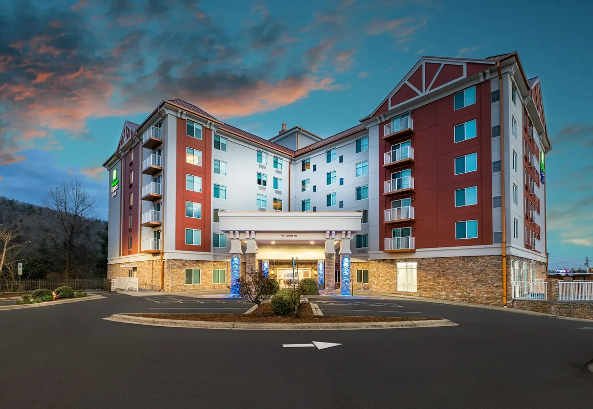 Holiday Inn Express & Suites Asheville Downtown by IHG hotel hero