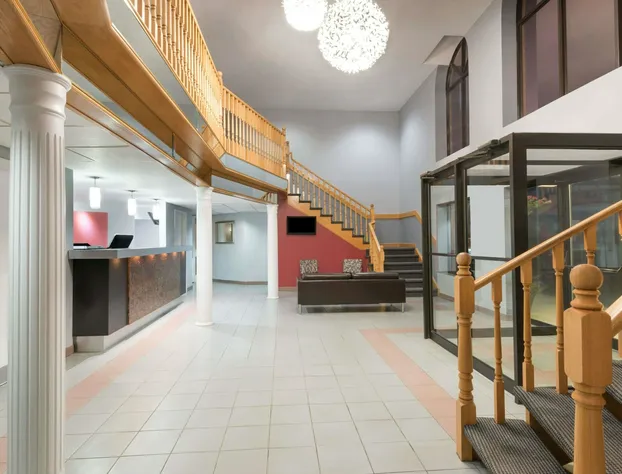 Super 8 by Wyndham Mt Hope Hamilton Intl Arpt ON hotel detail image 3