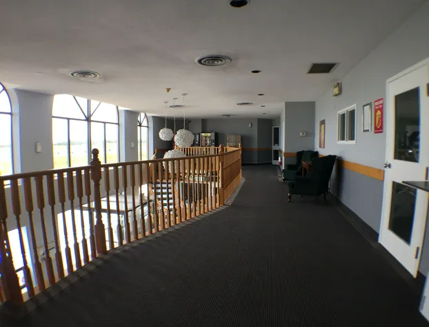 Super 8 by Wyndham Mt Hope Hamilton Intl Arpt ON hotel detail image 4