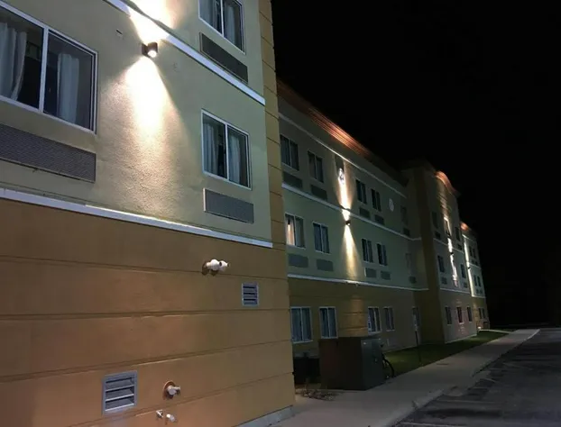 Ramada by Wyndham Glendale Heights/Lombard hotel detail image 2