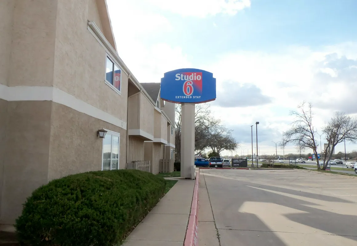 Studio 6-Lubbock, TX hotel hero