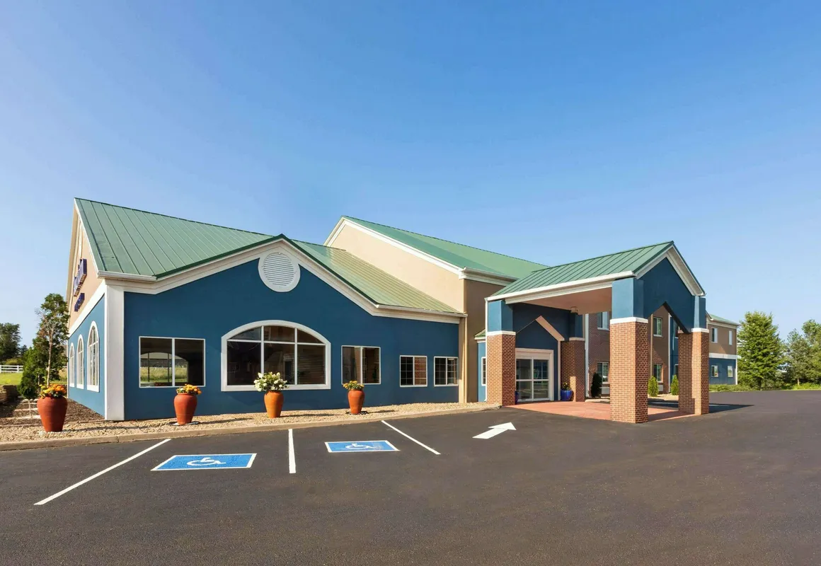 AmericInn by Wyndham Grinnell hotel hero