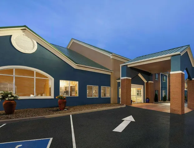 AmericInn by Wyndham Grinnell hotel detail image 1