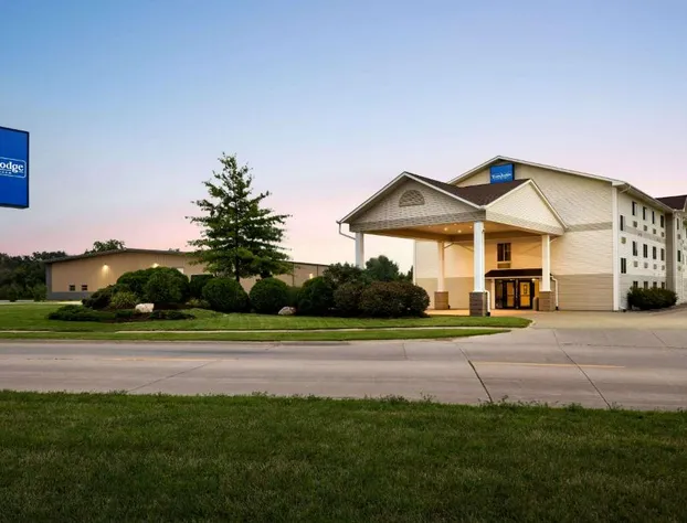 Travelodge by Wyndham Clinton Valley West Court hotel detail image 1