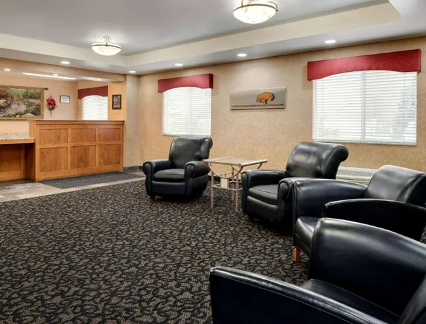 Travelodge by Wyndham Clinton Valley West Court hotel detail image 2