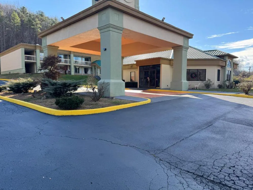 OYO Hotel Harriman hotel hero