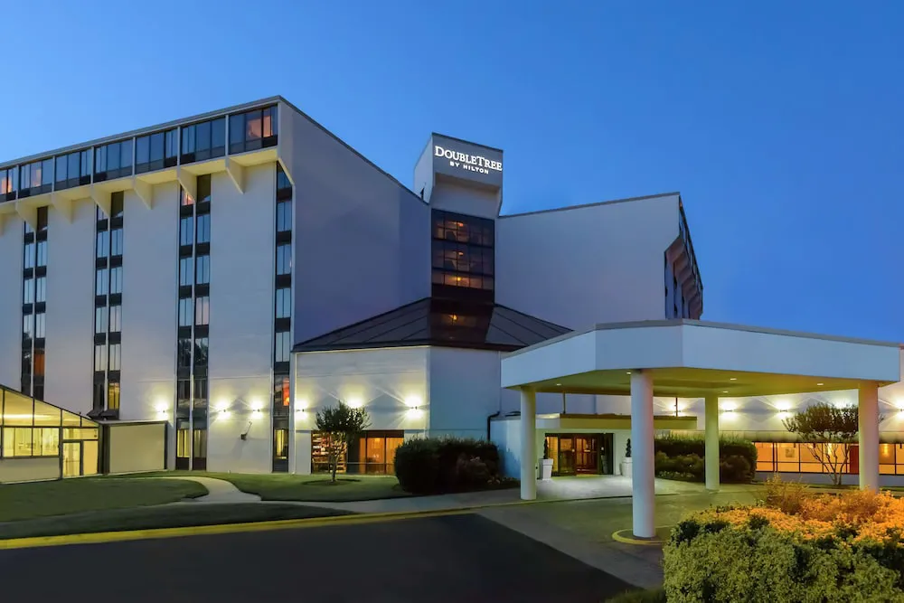 DoubleTree by Hilton Richmond - Midlothian hotel hero