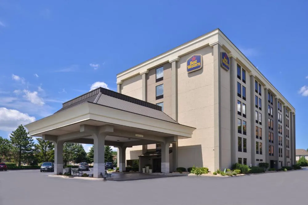 Best Western Plus Chicagoland - Countryside hotel hero