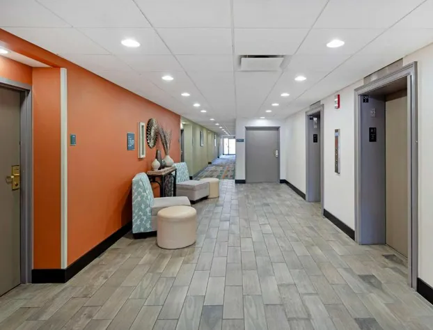 Best Western Plus Chicagoland - Countryside hotel detail image 3