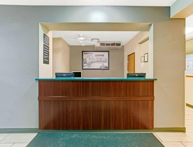 Super 8 by Wyndham Gurnee hotel detail image 1