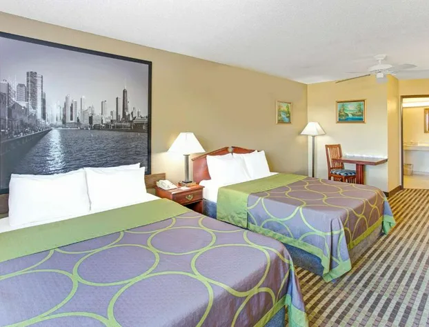 Super 8 by Wyndham Gurnee hotel detail image 3