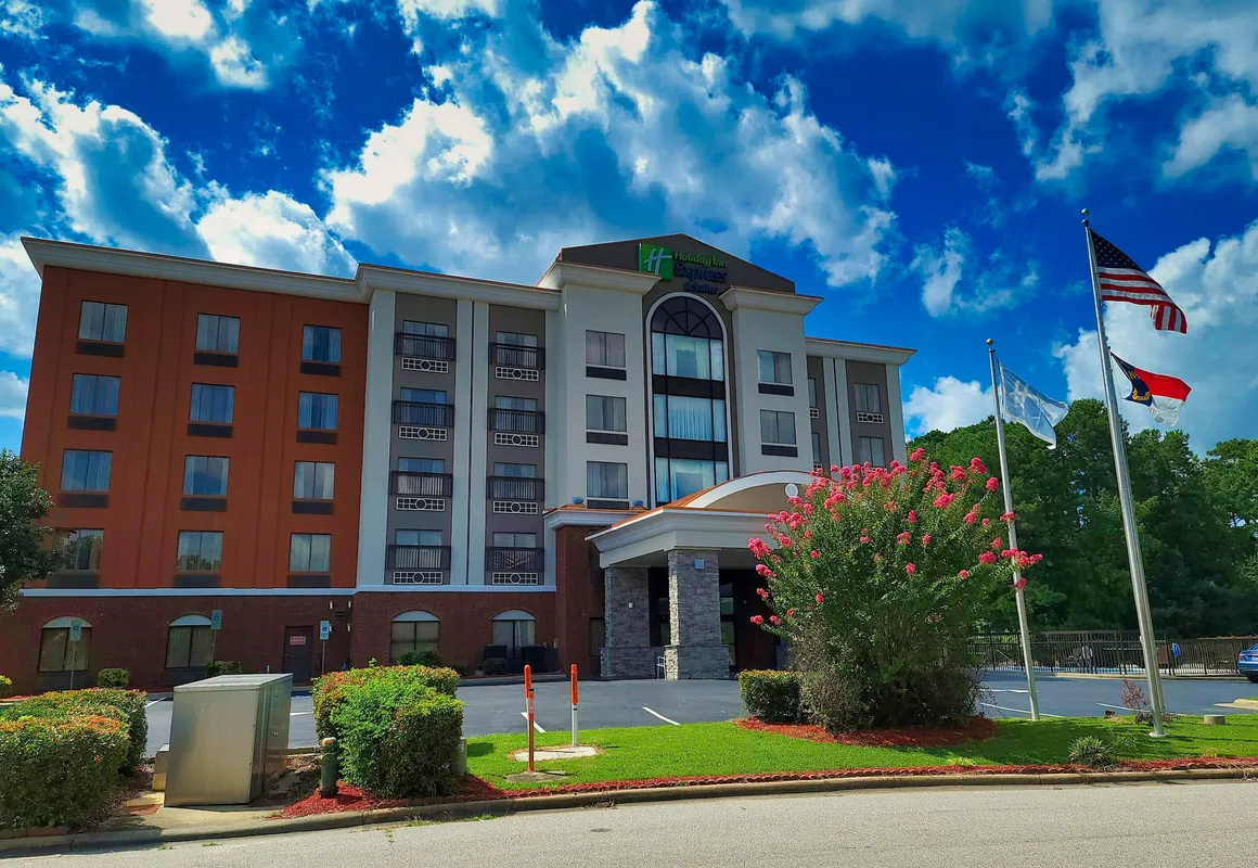 Holiday Inn Express & Suites Wilson-Downtown by IHG hotel hero
