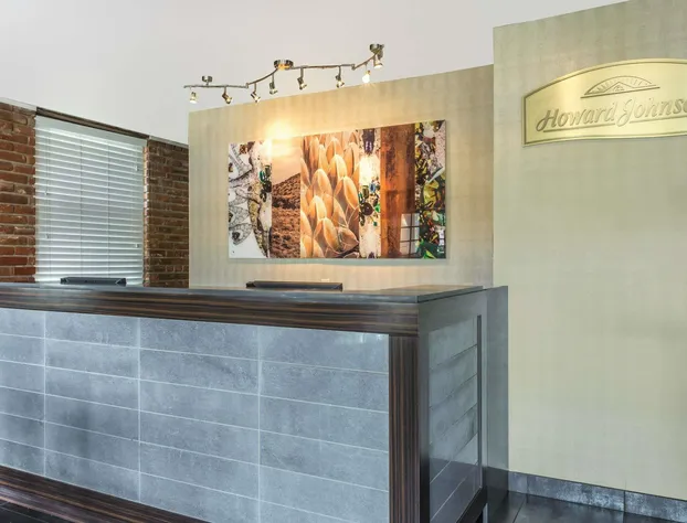 Howard Johnson by Wyndham Scottsdale Old Town hotel detail image 1