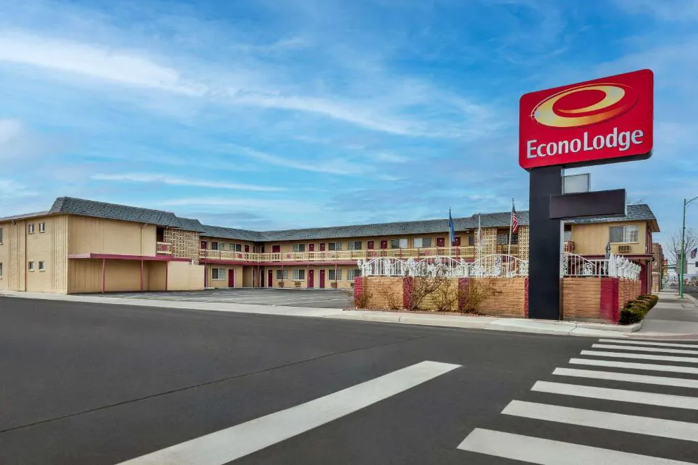 Econo Lodge Fallon Naval Air Station Area hotel hero