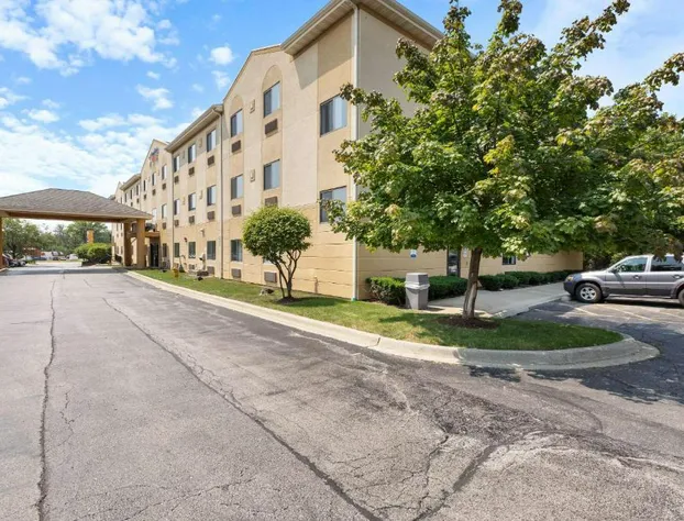 Comfort Suites Lombard - Addison hotel detail image 1