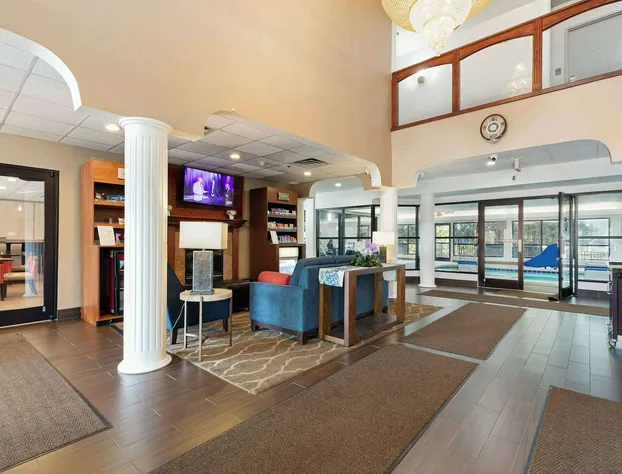 Comfort Suites Lombard - Addison hotel detail image 3