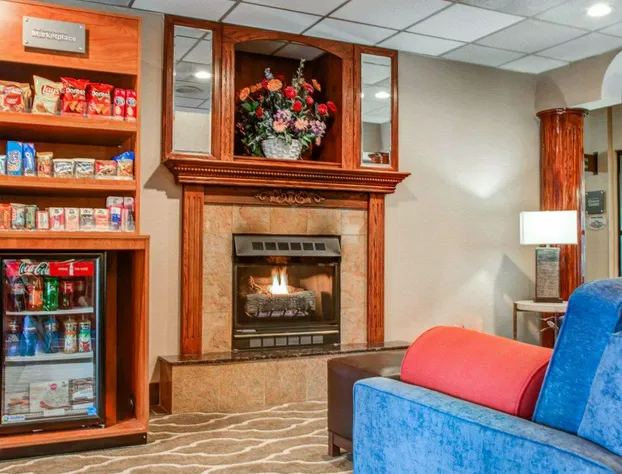 Comfort Suites Lombard - Addison hotel detail image 4