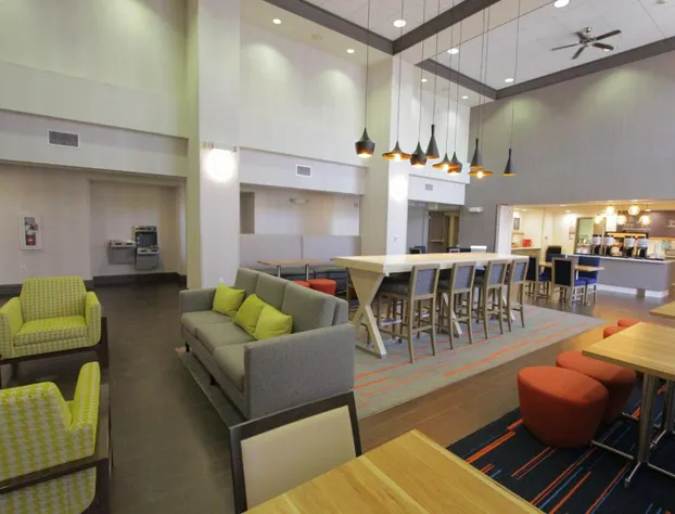 Hampton Inn & Suites Seal Beach hotel detail image 4