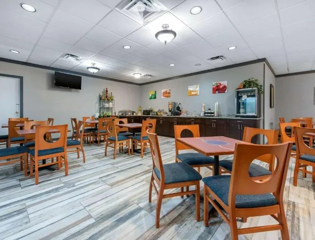 Quality Inn & Suites Brooksville I-75/Dade City hotel detail image 3