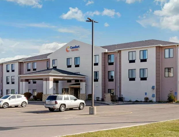 Comfort Suites South Haven near I-96 hotel detail image 2