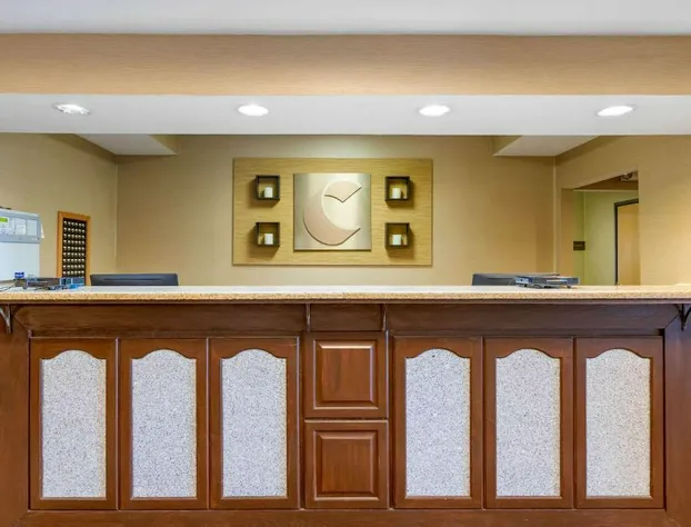 Comfort Suites South Haven near I-96 hotel detail image 3