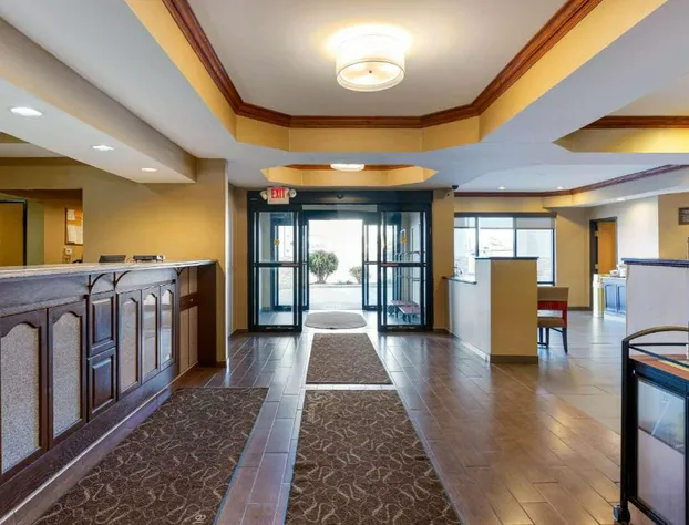 Comfort Suites South Haven near I-96 hotel detail image 4