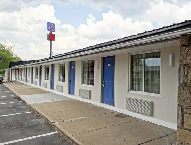 Motel 6 Erie, PA hotel detail image 1