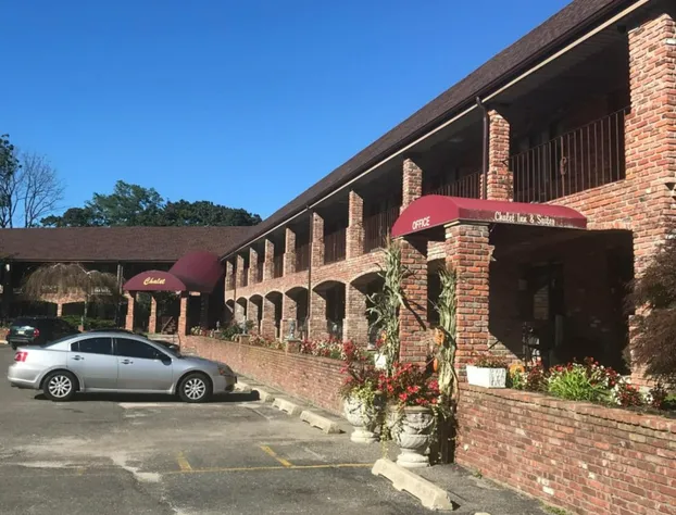 Chalet Inn & Suites Centerport hotel detail image 1