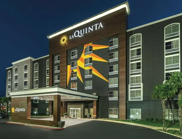 La Quinta Inn & Suites by Wyndham San Antonio Downtown hotel detail image 2