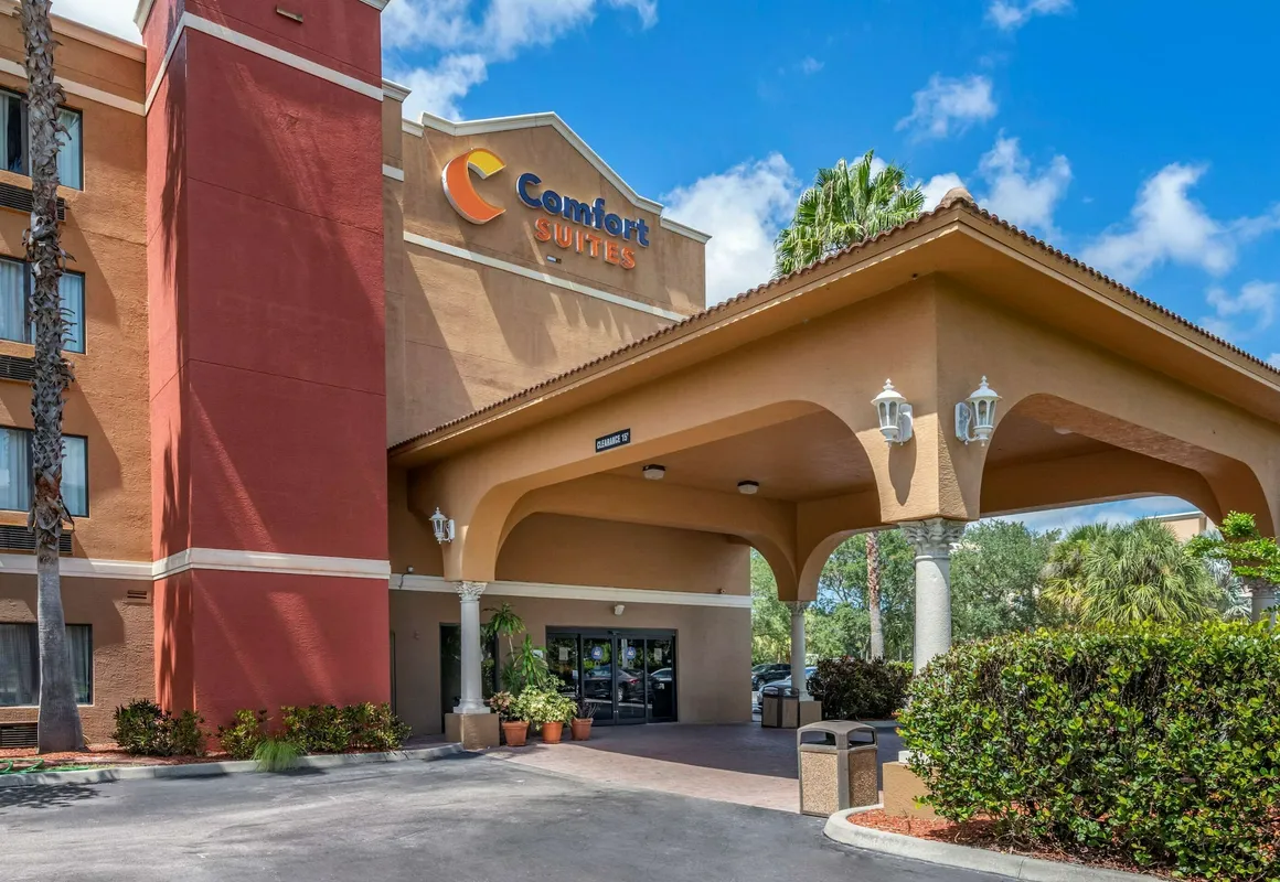Comfort Suites Fort Pierce I-95 hotel hero