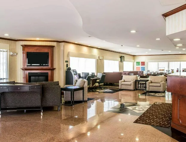 Comfort Suites Canton - Detroit hotel detail image 3