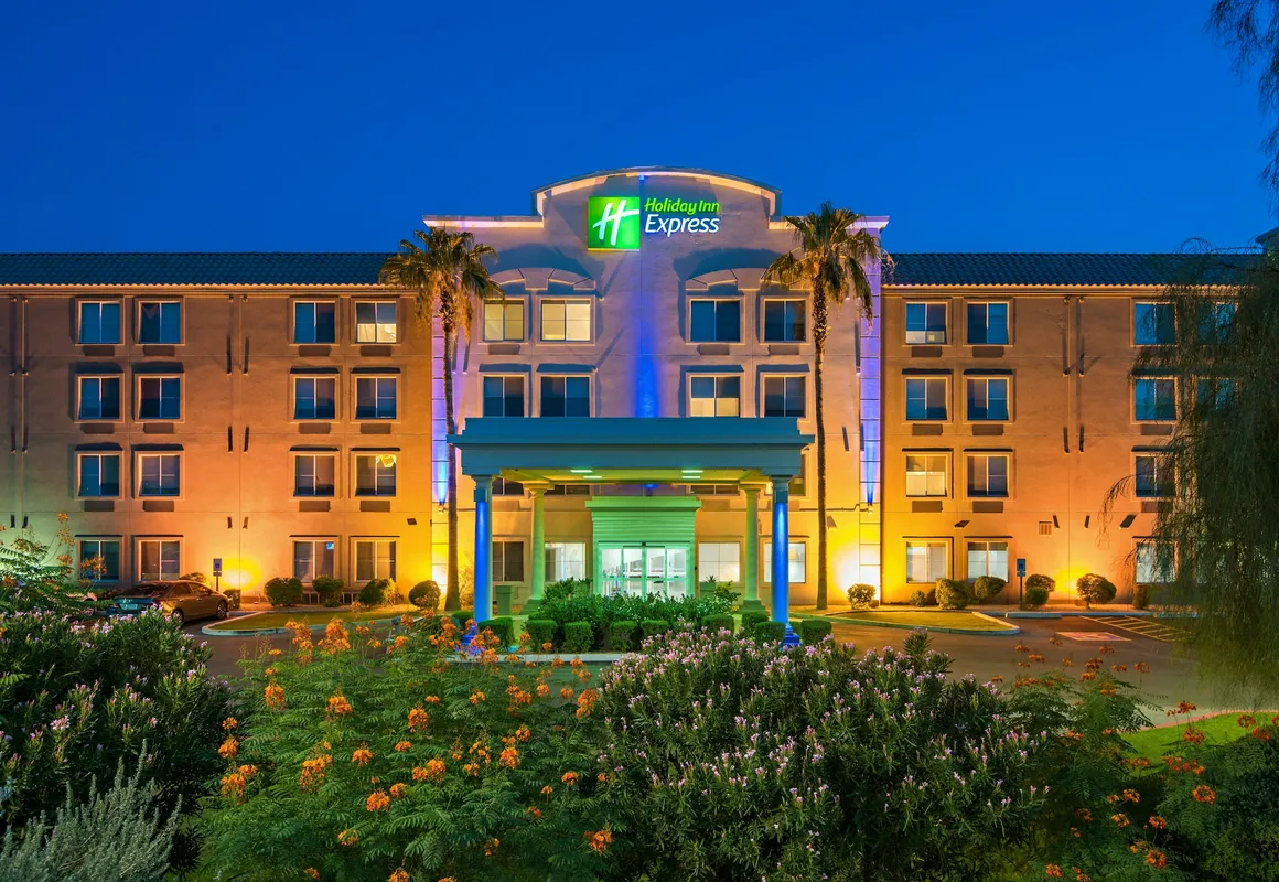 Holiday Inn Express Hotel & Suites PEORIA NORTH - GLENDALE by IHG hotel hero