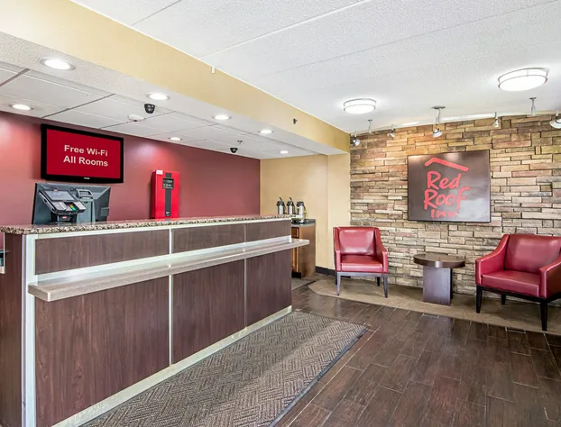 Red Roof Inn Hampton Coliseum & Convention Center hotel detail image 3