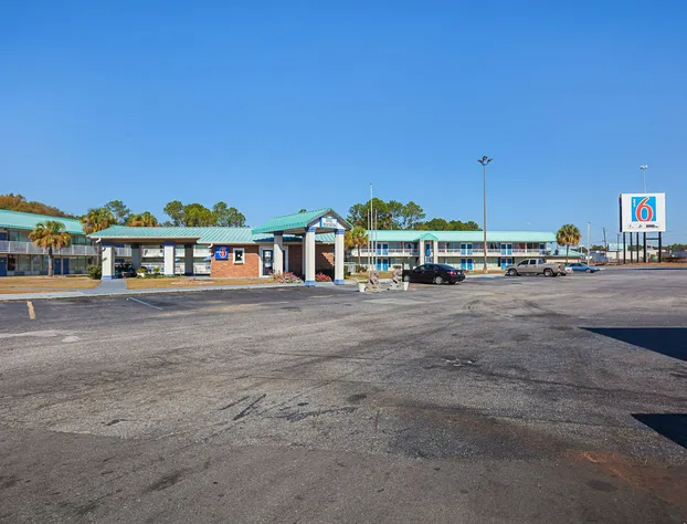 Motel 6 Tifton, GA hotel detail image 1