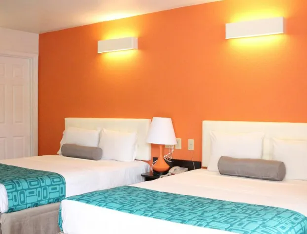 Howard Johnson by Wyndham Lake George hotel detail image 2