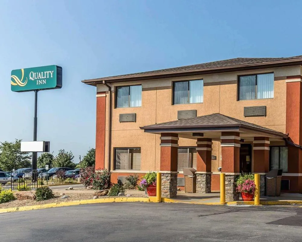 Quality Inn at Collins Road - Cedar Rapids hotel hero