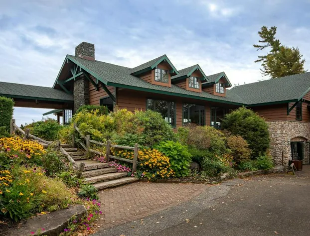 Crowne Plaza Lake Placid by IHG hotel detail image 2