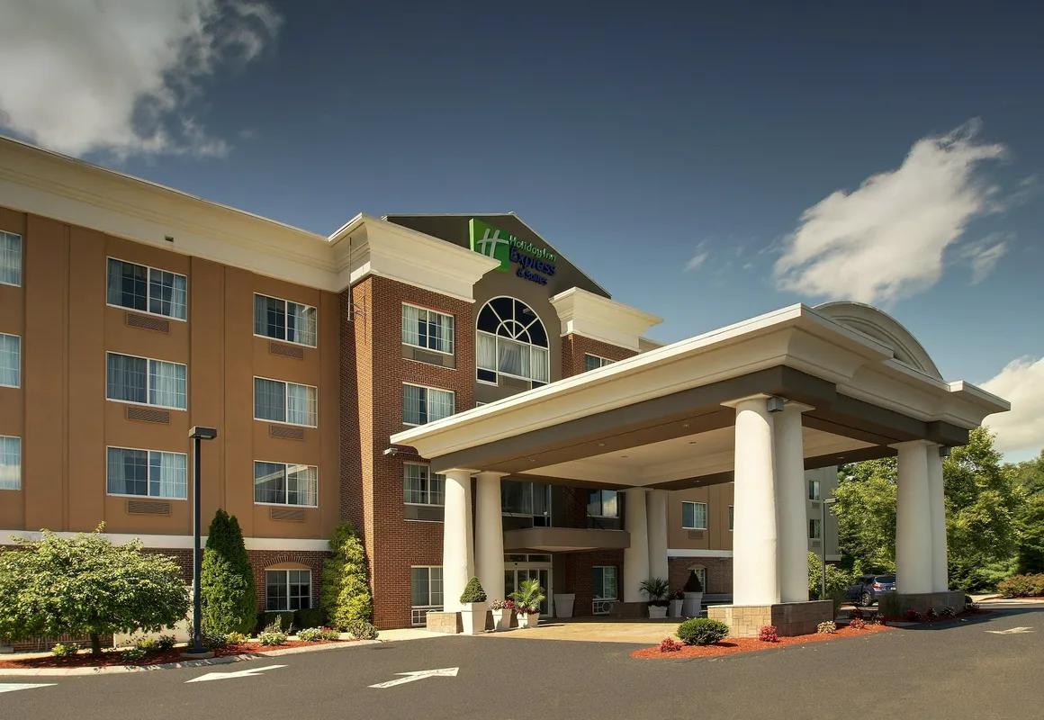 Holiday Inn Express Hotel & Suites Middleboro Raynham by IHG hotel hero