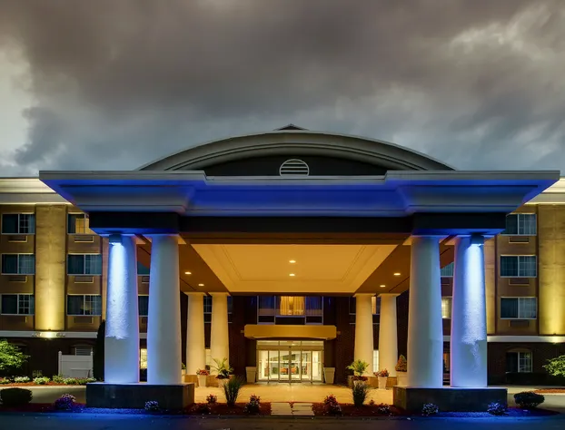 Holiday Inn Express Hotel & Suites Middleboro Raynham by IHG hotel detail image 2