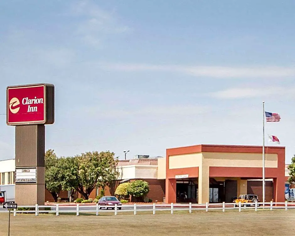 Clarion Inn Central hotel hero