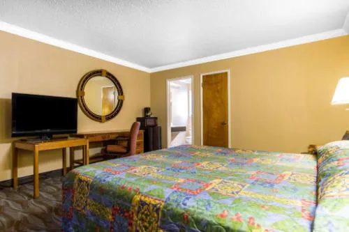 Econo Lodge hotel detail image 2