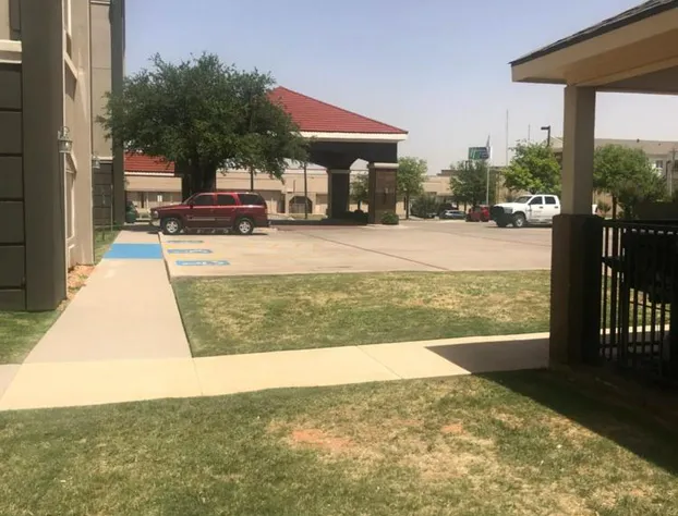 La Quinta Inn & Suites by Wyndham Abilene Mall hotel detail image 1